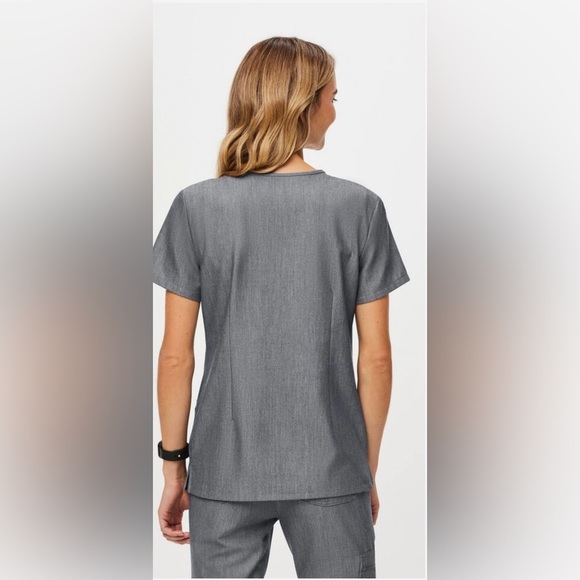 Figs Casma Three-Pocket Scrub Top FW1100 Graphite - Picture 3 of 10